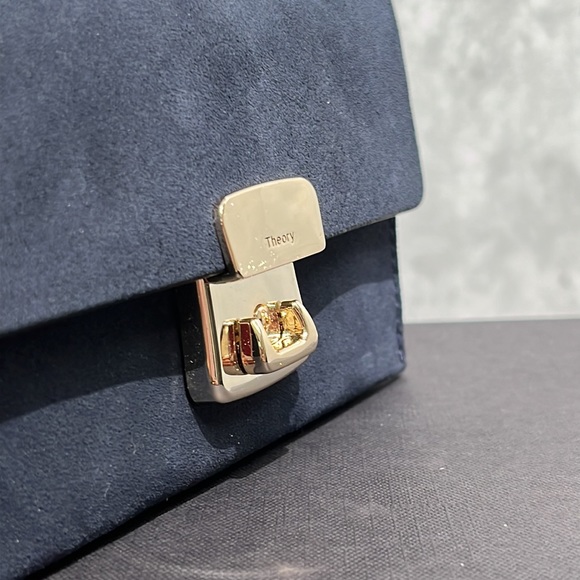 Theory Wallet with Retro Closure - Picture 3 of 7